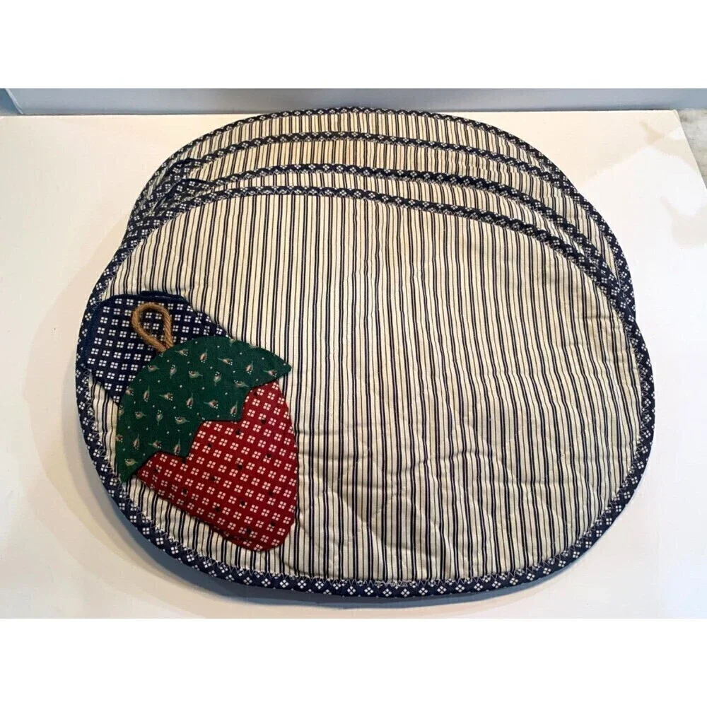 Cottage Core Fabric Placemat Set of 4 Strawberry Applique Pocket Fiber Filled